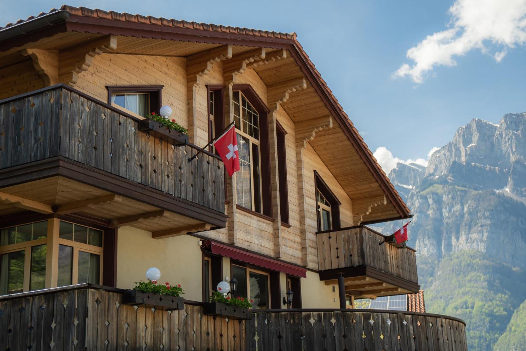 Doodle'S Amazing Chalet -Walensee - Flumserberg - Churfirsten - Heidiland - Pool - Sauna Mols Bagian luar foto